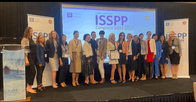 Profesoras del 3er Congreso de la Sociedad Internacional para el Estudio de la Pleura y el Peritoneo (ISSPP) en Los Ángeles, EE. UU., octubre de 2022
